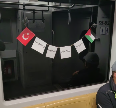 İstanbul metrolarında İmamoğlu'nu kızdıracak afişler